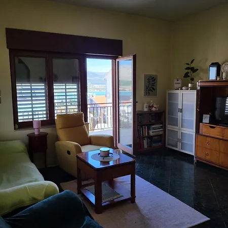Apartment Lucky Star - 2 Bedroom, Sea View, Gated Yard, Free Parking, Bbq Trogir Exterior photo