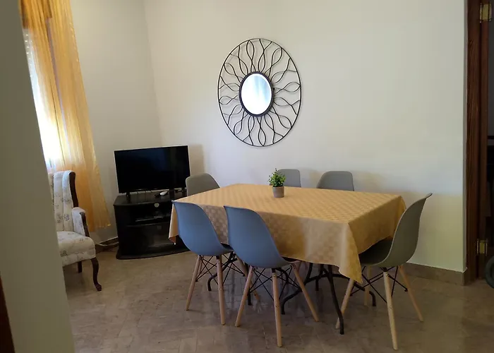 Apartment Lucky Star - 2 Bedroom, Sea View, Gated Yard, Free Parking, Bbq