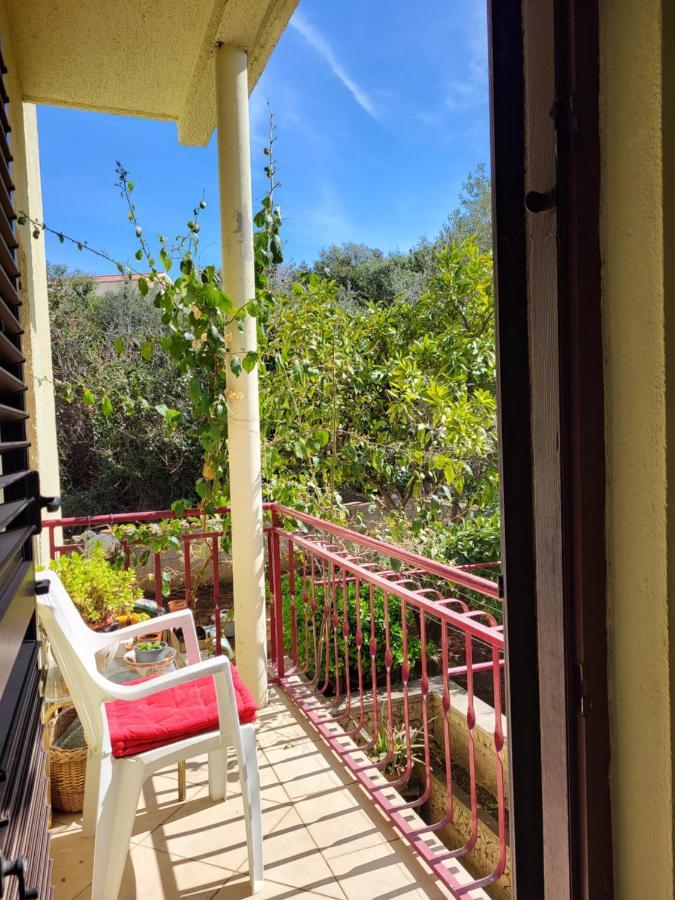 Apartment Lucky Star - 2 Bedroom, Sea View, Gated Yard, Free Parking, Bbq Trogir