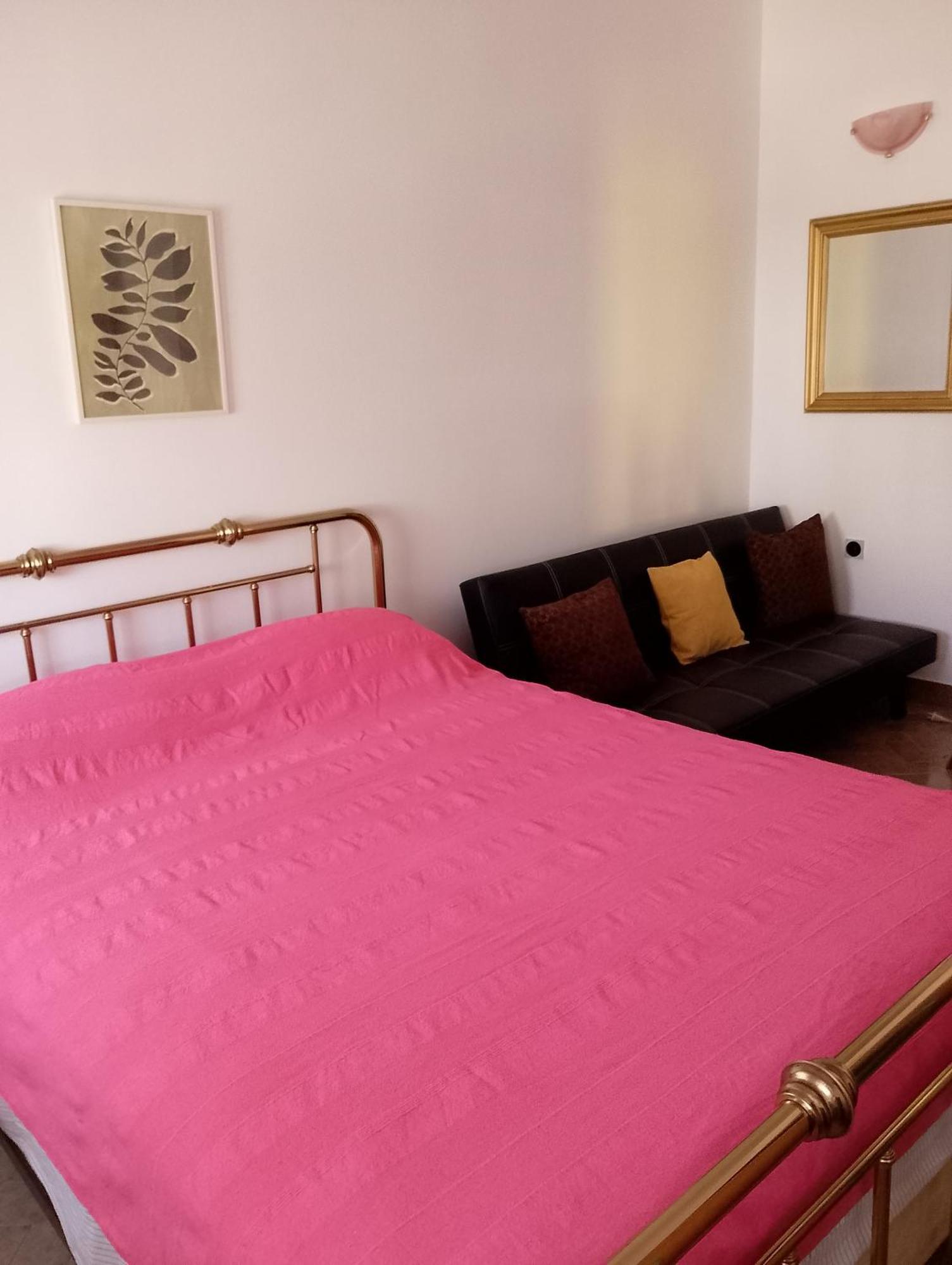 Apartment Lucky Star - 2 Bedroom, Sea View, Gated Yard, Free Parking, Bbq Trogir