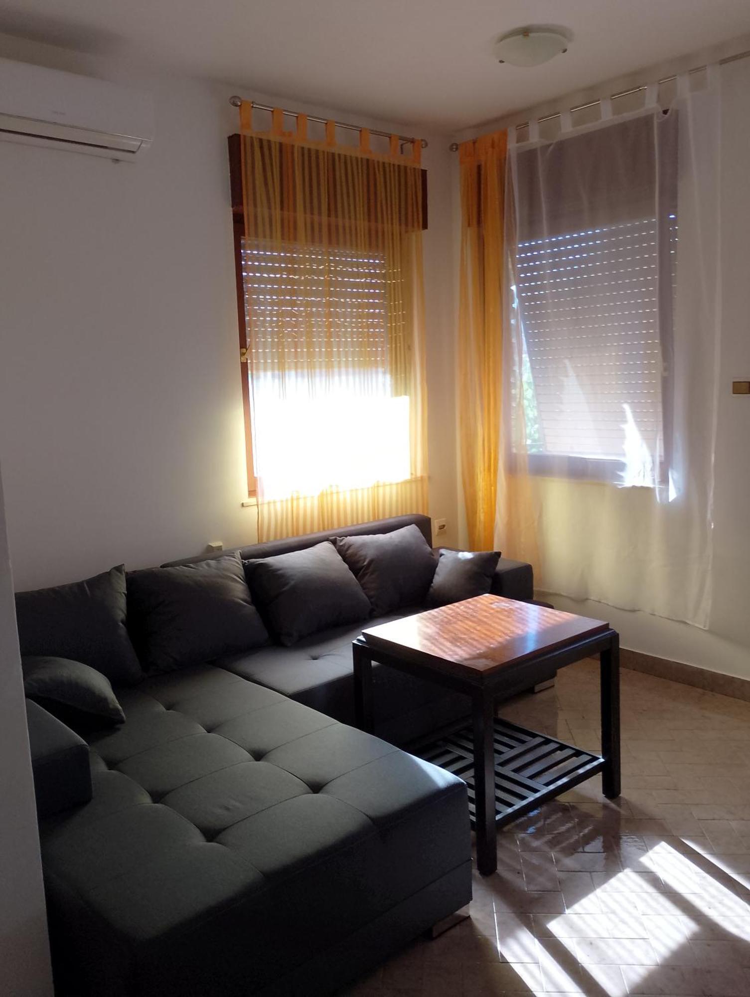 Lucky Star - 2 Bedroom, Sea View, Gated Yard, Free Parking, Bbq Trogir