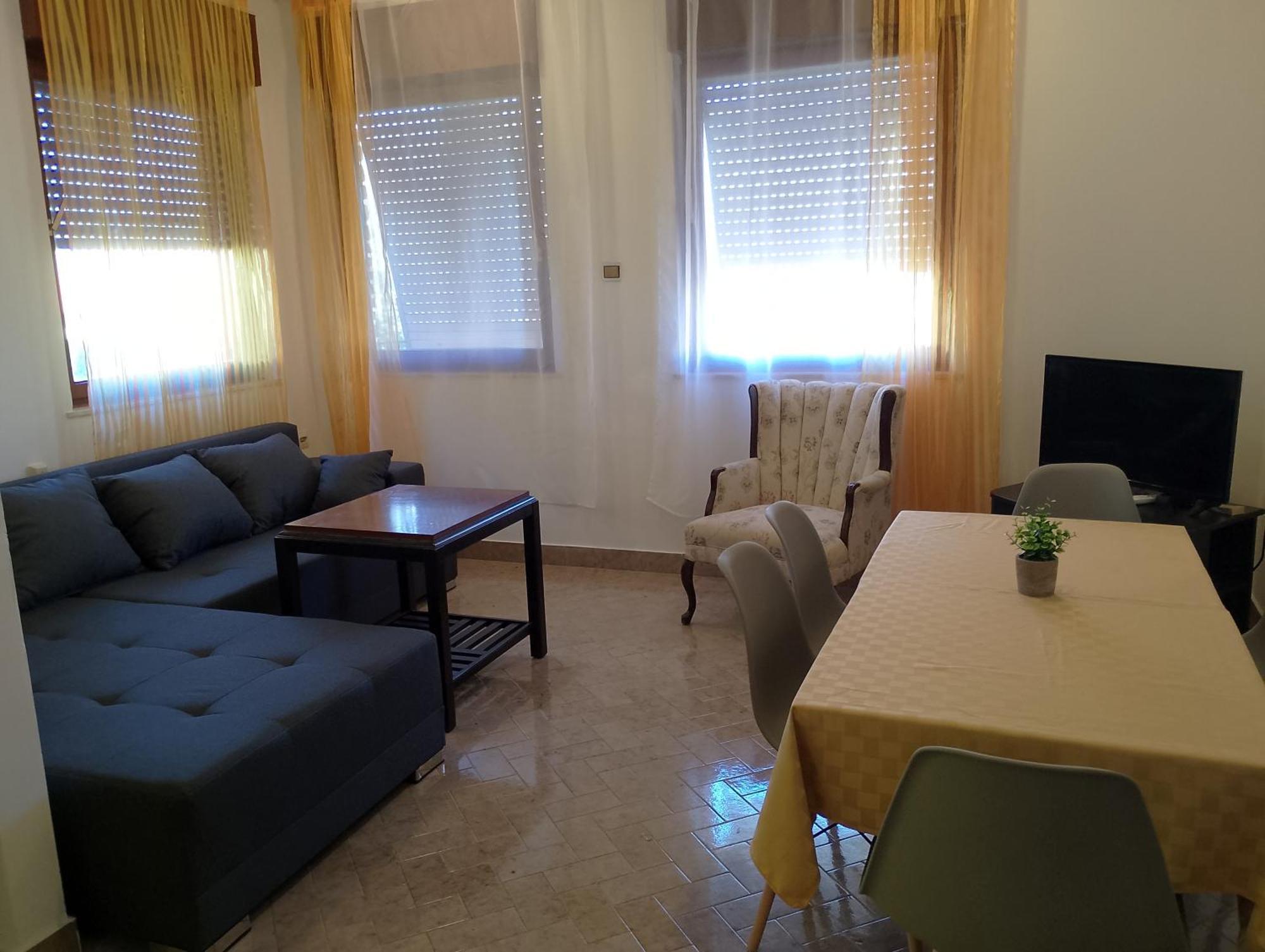 Lucky Star - 2 Bedroom, Sea View, Gated Yard, Free Parking, Bbq Apartment
