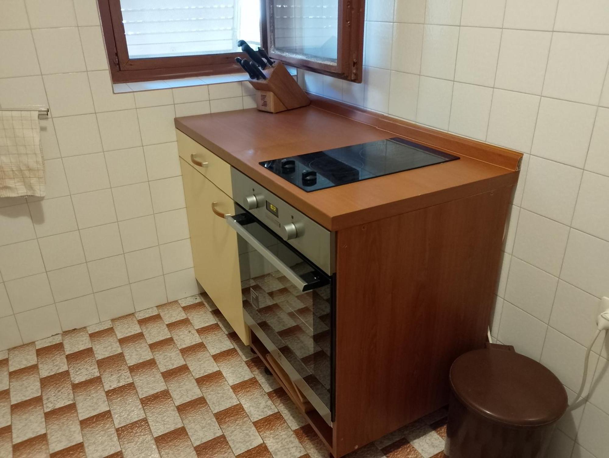Lucky Star - 2 Bedroom, Sea View, Gated Yard, Free Parking, Bbq Apartment *