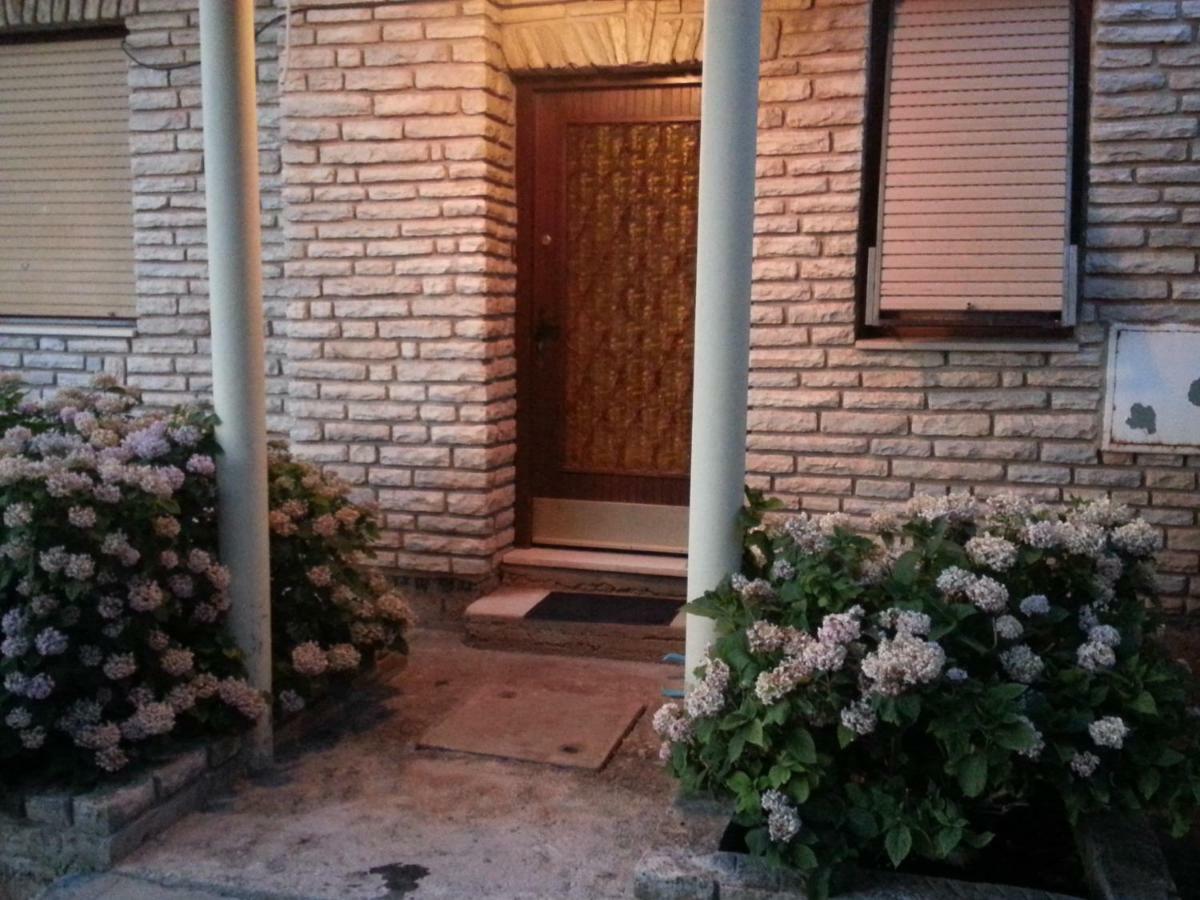 Lucky Star - 2 Bedroom, Sea View, Gated Yard, Free Parking, Bbq Apartment